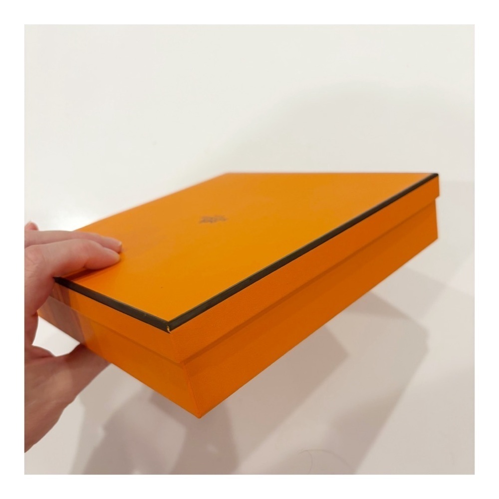 Hermes Small Square Box approx 8” x 8” 1.75” - Picture 3 of 4